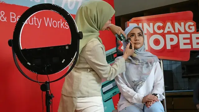 Tips Konturing Wajah Hanya Pakai Cushion dan Bedak