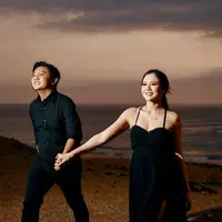 Sambil bulan madu, Denny Caknan dan Bella Bonita menjalani pemotretan mesra bersama. [Instagram/bellabonita_r.a]