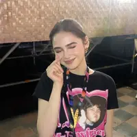 Syifa Hadju tampil menggemaskan dengan outfit menarik di Pestapora. [Foto: Instagram/ Syifa Hadju]