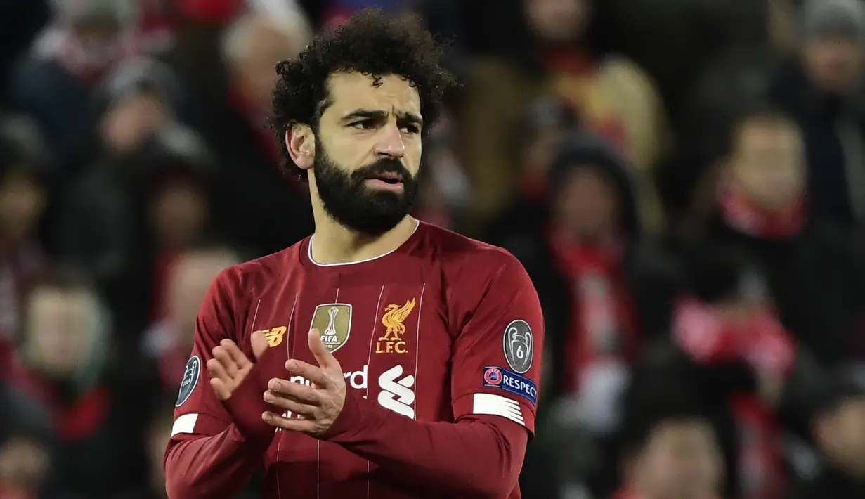 Mohamed Salah - Ketajaman Salah di Liverpool memang telah terbukti, rasio ketajaman bomber asal Mesir ini bahkan telah mengalahkan Torres dan Suarez selama berseragam The Reds. Salah masuk dalam urutan keempat pencetak gol terbanyak Liverpool sepanjang masa di Premier League. (AFP/Javie Soriano)