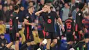Pada masa tambahan waktu (90+5), gol Fermin Lopez menggandakan keunggulan Barcelona atas Espanyol. Skor 2-0 pun menjadi hasil akhir laga ini. (MANAURE QUINTERO/AFP)