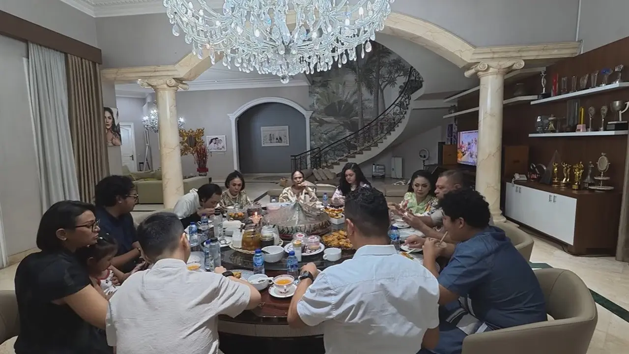 Potret Ruang Makan Rumah Kris Dayanti