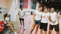 7 Potret Greysia Polii Latih Badminton Raisa dan Vidi Aldiano, Penuh Keseruan (Sumbar: Instagram/vidialdiano)