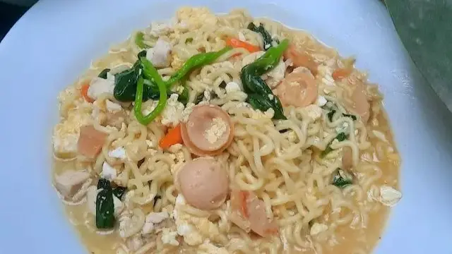 Resep mi nyemek rumahan yang dibagikan oleh akun @faffhouse_4460796 di Cookpad