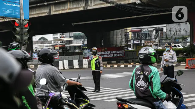 Penghormatan untuk Korban COVID-19, Pengguna Jalan Mengheningkan Cipta 60 Detik