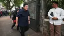 Erick Tohir tiba di rumah duka Guruh Soekarnoputra di Jalan Sriwijaya Raya, Kebayoran Baru, Jakarta Selatan, Sabtu (26/9/2026), untuk menyampaikan belasungkawa kepada keluarga almarhum. (KLY/Budy Santoso)