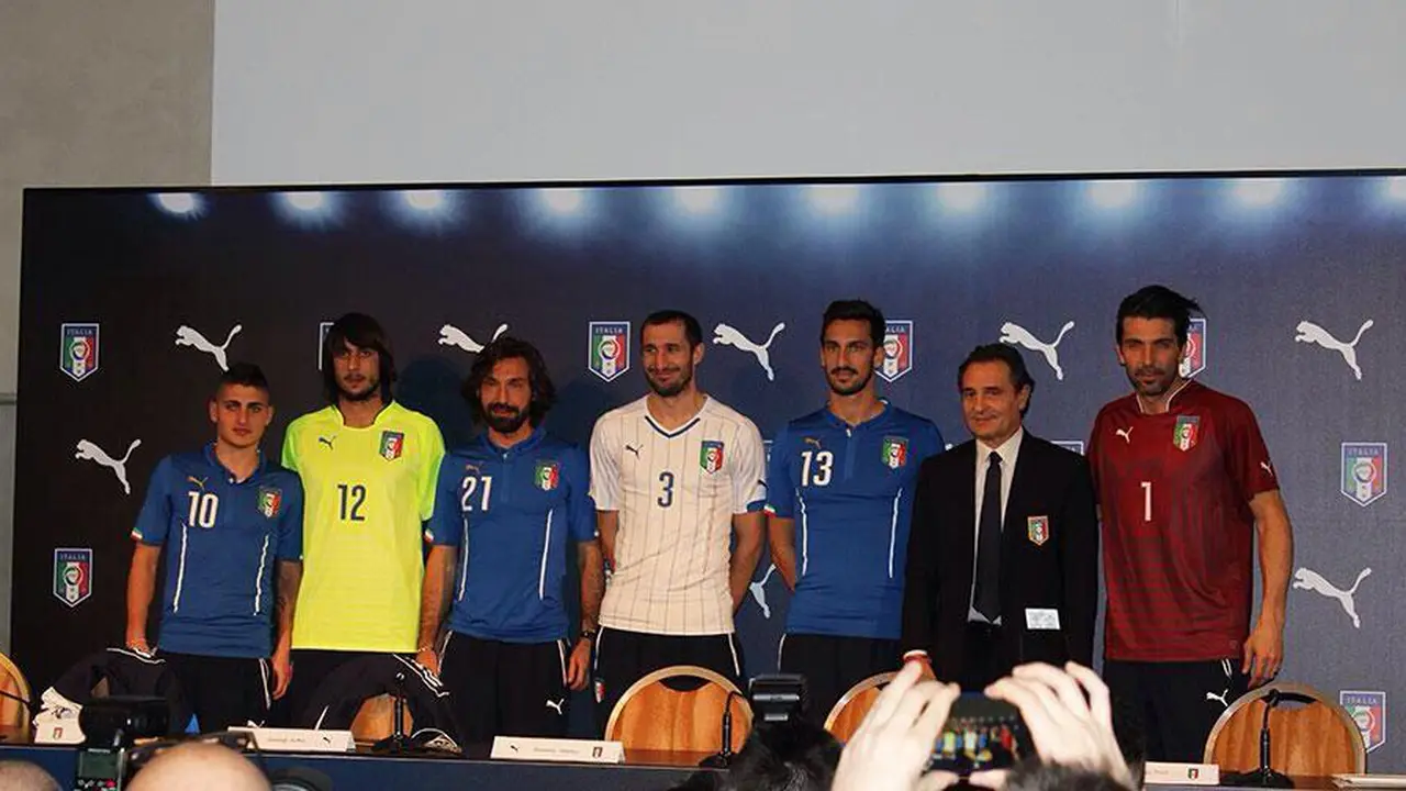 jersey timnas italia