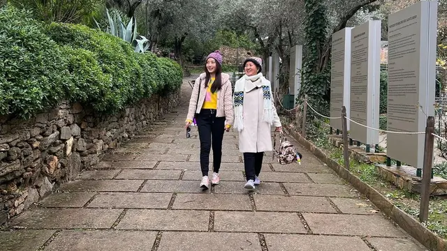 6 Potret Manis Natasha Wilona dan Ibunda Liburan di Turki, Penuh Kasih Sayang