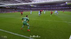 Berita video highlight kemenangan dramatis Manchester United atas Manchester City dalam lanjutan Premier League 2017-2018. This video presented by BallBall.