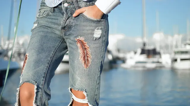 Khawatir Digulingkan, Kim Jong-un Larang Warga Korut Pakai Jeans dan Gaya Rambut Mullet