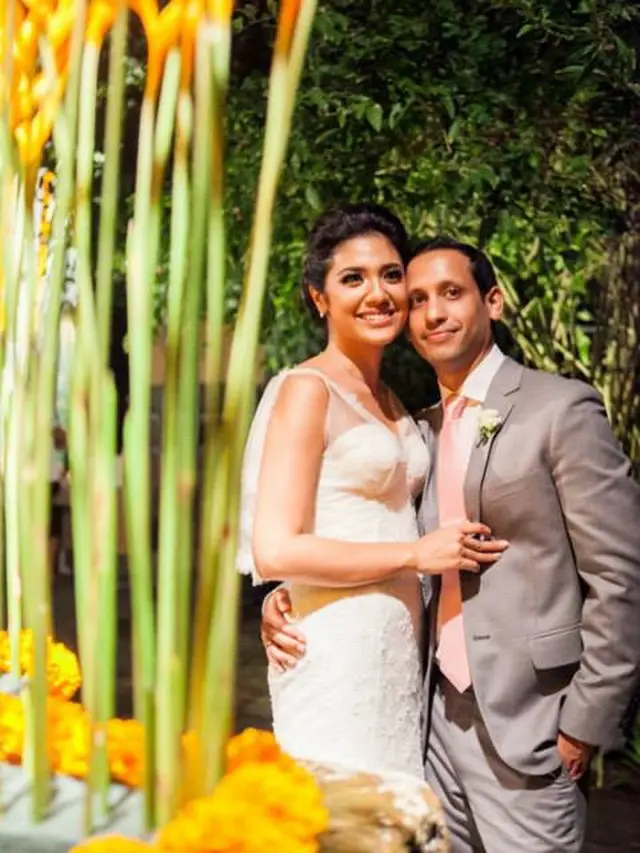 7 Momen Romantis Nadiem Makarim dan Istri yang Jarang Terekspos