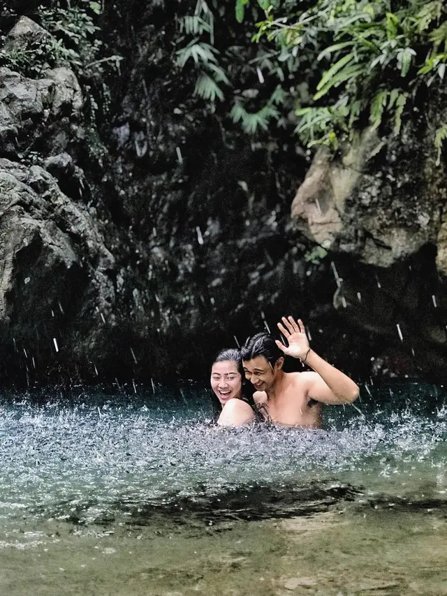 Kerap Liburan Bersama, Ini 6 Momen Manis Caesar Hito dan Felicya Angelista