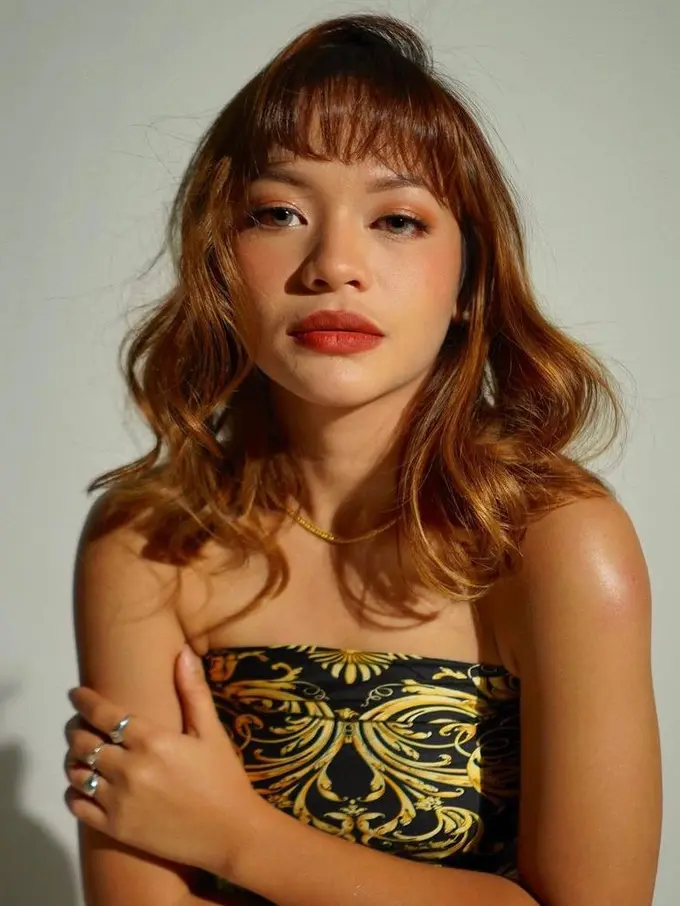 Pesona Manis 9 Artis dengan Rambut Berponi, Terbaru Isyana Sarasvati dan Acha Septriasa