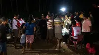 Malam Menyelimuti Pengungsian, PMI Beri Layanan Kesehatan Korban Gempa NTT