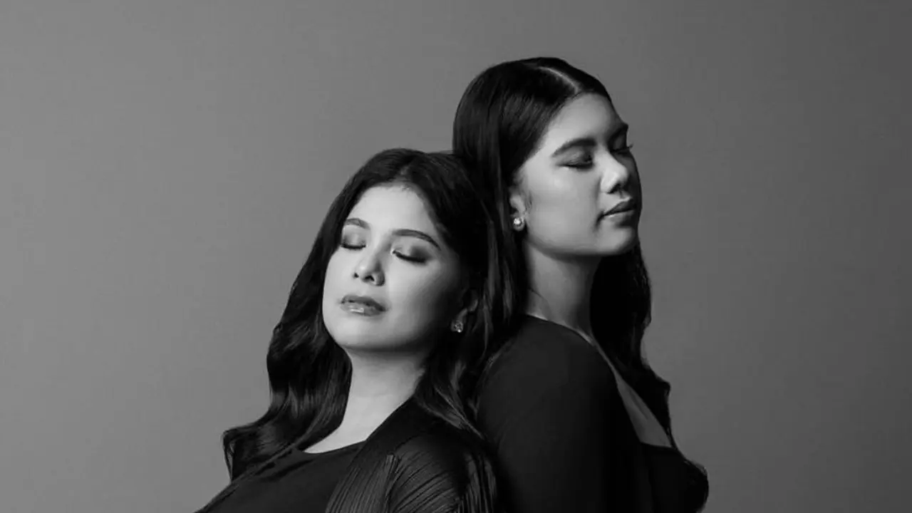 Almira di Maternity Shoot Annisa Pohan tampil sederhana. [@annisayudhoyono]