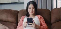 Melalui layanan ini, pengguna bisa mencari informasi kesehatan, membeli obat, hingga mendapatkan rekomendasi layanan medis tanpa perlu mengunduh aplikasi tambahan atau login terlebih dahulu. [Dok/freepik.com/tirachardz]