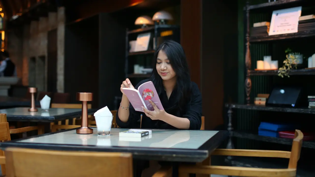 wanita mei hidup tidak bosan
