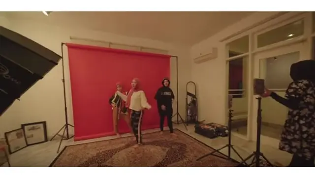 Menjadi seorang YouTuber, Gen Halilintar memiliki ruang syuting pribadi.