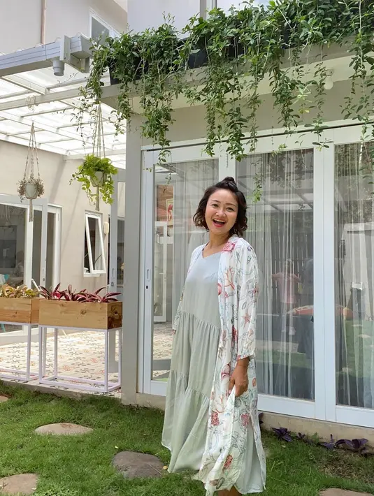 Lewat unggahan di akun Instagramnya, Cici Panda mengatakan bahwa dirinya terus berpikir bagaimana bisa lebih sabar menghadapi anak-anaknya. Ia mengaku, terkadang kesabarannya pun hilang tak tahu kemana. (Instagram/pandasuper)