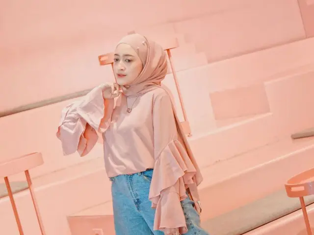 Gaya Fashion Muslim Dari Tren Summer 2020 Styling Seviq Febinita Fashion Fimela Com