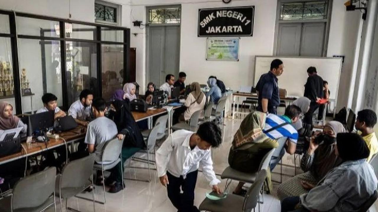 Informasi Penting SPMB Jakarta 2025, Berikut Dokumen Wajib Disiapkan Calon Peserta untuk Mendaftar