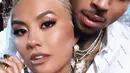 Dalam sebuah video yang beredar, terlihat Chris Brown tengah berciuman dengan Agnez Mo. (instagram/agnezmo)