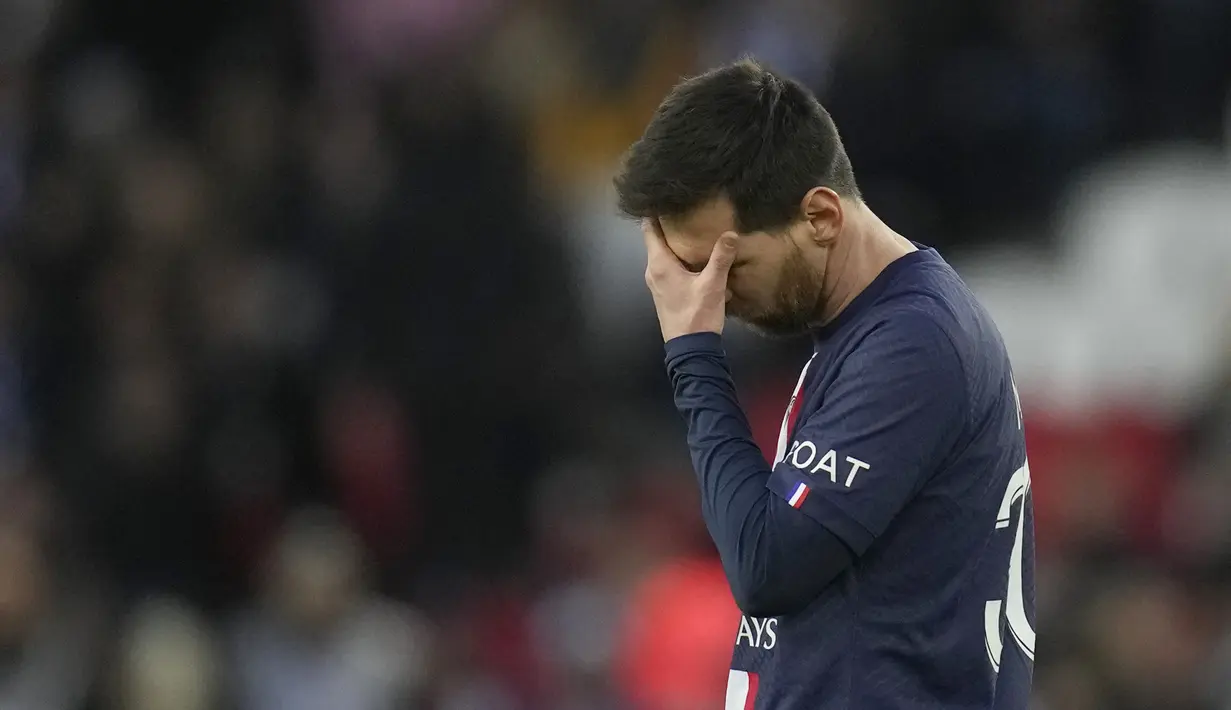 Bagi PSG, ini adalah kekalahan keempat mereka di Ligue 1 musim ini. (AP Photo/Christophe Ena)