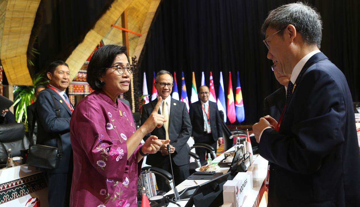 “Kami percaya ASEAN harus bertujuan untuk menjadi kawasan dengan pertumbuhan ekonomi yang kuat, inklusif, dan berkelanjutan,” ungkap Sri Mulyani. (AP Photo/Firdia Lisnawati)