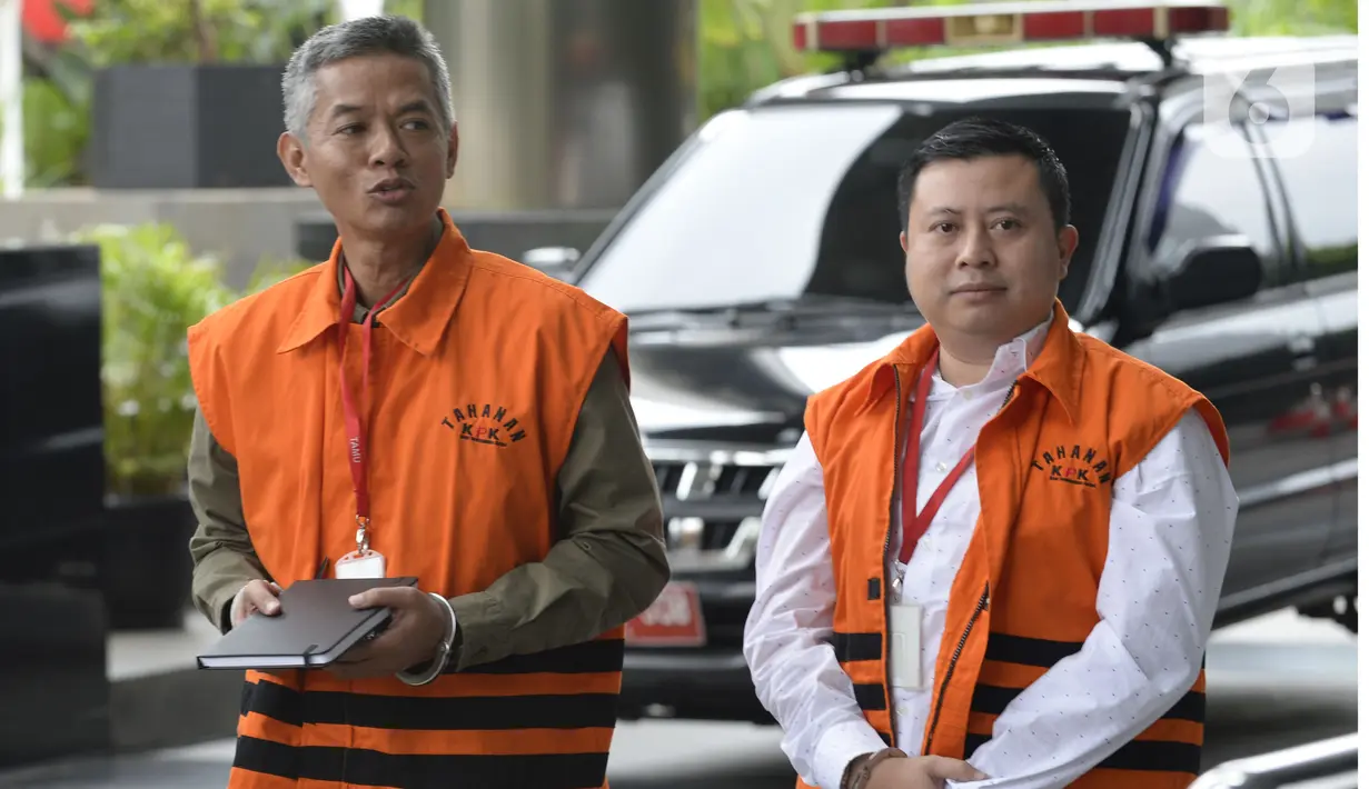 Mantan Komisioner KPU, Wahyu Setiawan dan staf Sekjen PDIP Hasto Kristiyanto, Saeful Bahri  akan menjalani pemeriksaan sebagai saksi oleh penyidik terkait kasus penerimaan hadiah atau janji penetapan anggota DPR Terpilih 2019-2024 di Gedung KPK, Jakarta, Rabu, (5/2/2020). (merdeka.com/Dwi Narwoko)