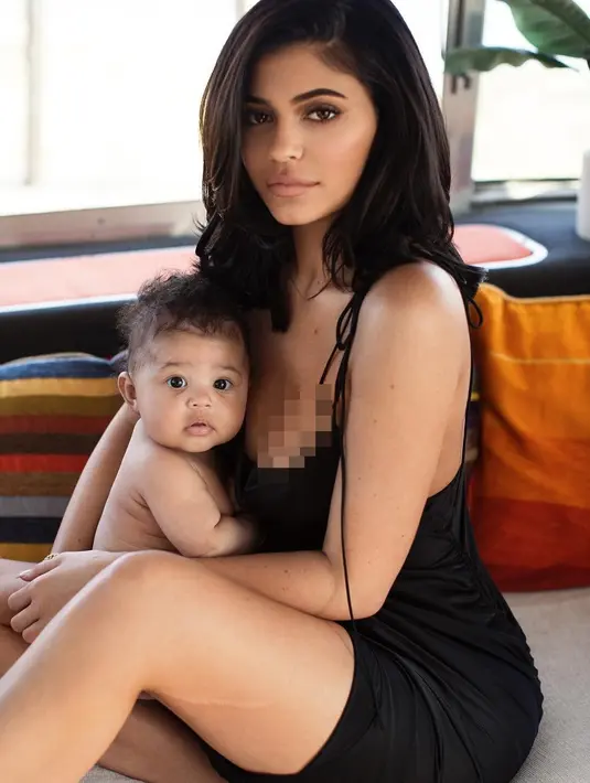 Dilansir dari E! Jordyn pun mengungkapkan hubungannya dengan Kylie Jenner usai kelahiran Stormi. (instagram/kyliejenner)