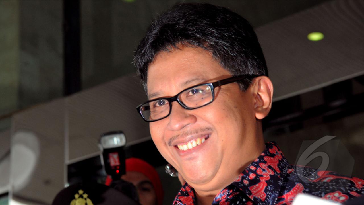 Hasto Serahkan Barang Bukti ke KPK