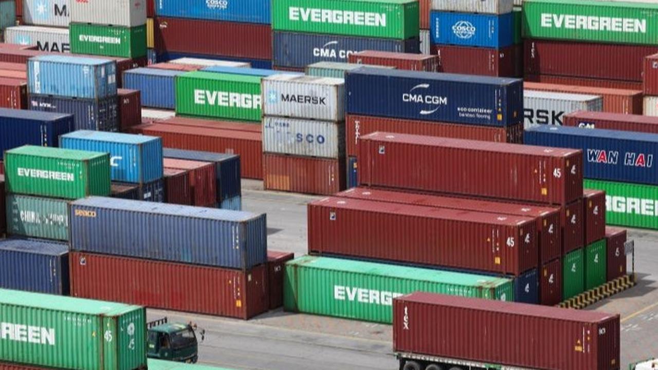 Dampak Kebijakan Trump, Surplus Neraca Perdagangan Indonesia di April Terendah Sejak 2020