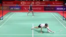 Gregoria Mariska harus bertarung dalam tiga gim pada pertandingan kontra wakil Chinese Taipei, Lin Hsiang Ti, pada 16 besar Indonesia Masters 2025 di Istora Senayan Jakarta, Kamis (23/1/2025). (Bola.com/Abdul Aziz)