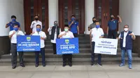 Bandung - Persib menyumbangkan berbagai peralatan medis kepada Pemerintah Kota (Pemkot) Bandung, Rabu, 20 Mei 2020. (sumber foto : Humas Pemkot Bandung)