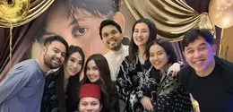 Mahalini saat Beri Kejutan Ulang Tahun Rizky Febian ke-28 bersama para sahabat. [@angieprijanto]