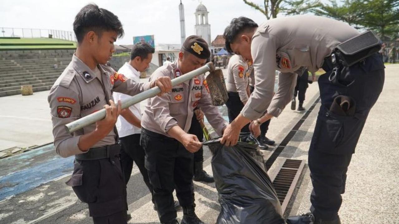 Aksi Bersih-bersih Polres Tasikmalaya: Wujudkan Lingkungan Kota yang Bersih dan Nyaman