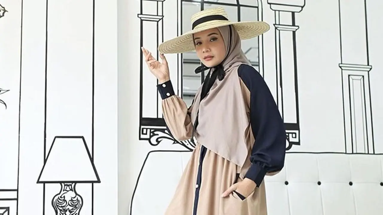 7 Gaya Hijab Simpel ala Zaskia Sungkar, Tetap Stylish dan Jadi Inspirasi