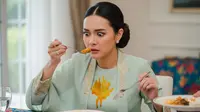 10 Cara Menghilangkan Noda Minyak Opor di Baju Lebaran, Efektif Pakai Bahan Dapur