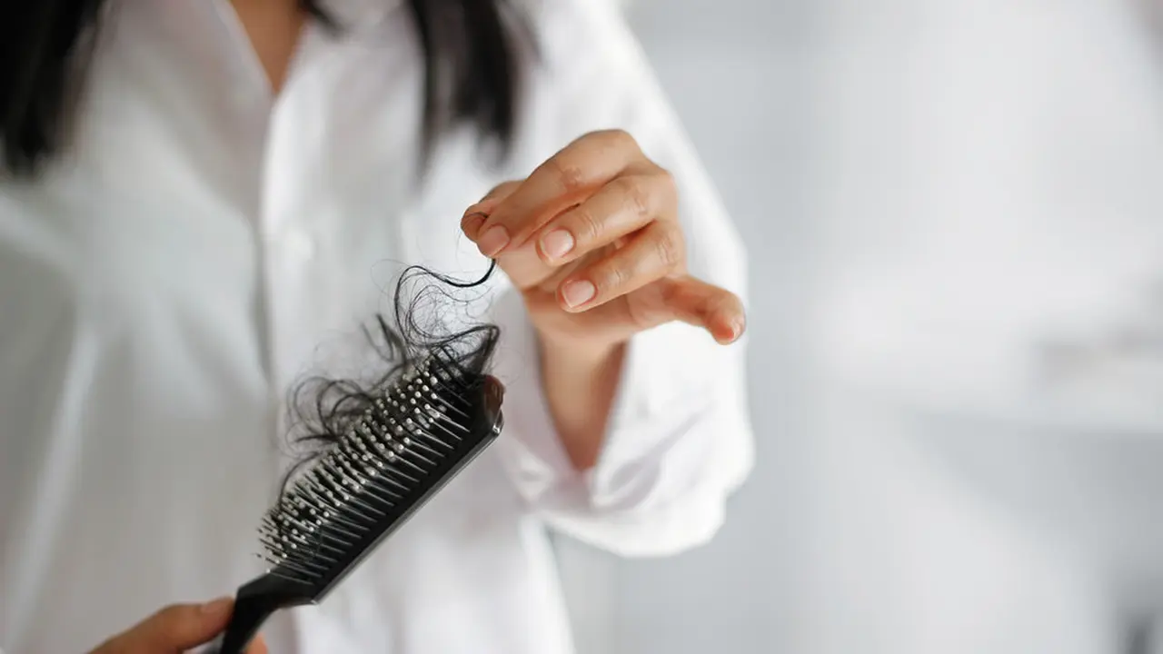 Penyebab Rambut Rontok karena Kekurangan Nutrisi, Cek Lagi Asupan Sehari-hari!