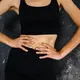 Power pose dapat dilakukan dengan cara yang sederhana dengan hanya memerlukan waktu selama dua menit sebelum bekerja. (Foto/dok: Pexels/AnnaTarazevich)