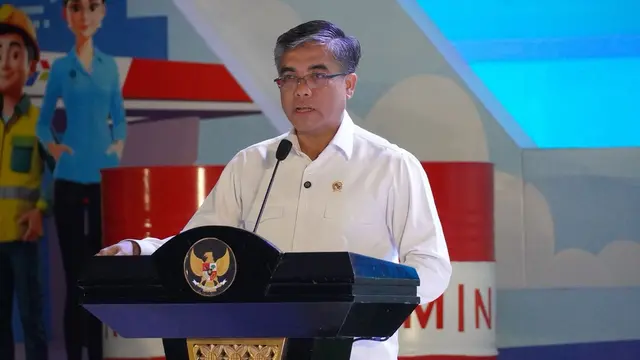Menteri Ketenagakerjaan, Yassierli dalam sambutannya di peringatan Hari Buruh Internasional di Universitas Pertamina.
