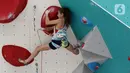 Atlet panjat tebing putri Italia, Laura Rogora saat beraksi di babak semifinal kategori lead putri Kejuaraan Dunia Panjat Tebing 2022 seri Jakarta, Senin (26/9/2022). Laura Rogora menempati posisi empat besar semifinal lead putri Kejuaraan Dunia Panjat Tebing 2022 seri Jakarta dengan 40. (Liputan6.com/Helmi Fithriansyah)
