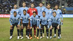 Para pemain starter Timnas Uruguay U-20 berfoto sebelum dimulainya laga final Piala Dunia U-20 2023 menghadapi Italia di Unico Diego Armando Maradona Stadium, La Plata, Argentina, Senin (12/6/2023) dini hari WIB. (AP Photo/Gustavo Garello)