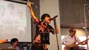 "Lagu-lagu tersebut merupakan lagu favorit para personil GIGI, kemudian kita aransemen ulang musiknya menjadi lebih fresh," ujar Thomas. "Original ada 8. Yang ga original lagu H. Rhoma Irama, Adu Domba," lanjut Armand. (Nurwahyunan/Bintang.com)