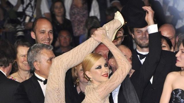 Terpendek hingga Paling Fleksibel, 6 Wanita Ini Masuk Buku Rekor Dunia