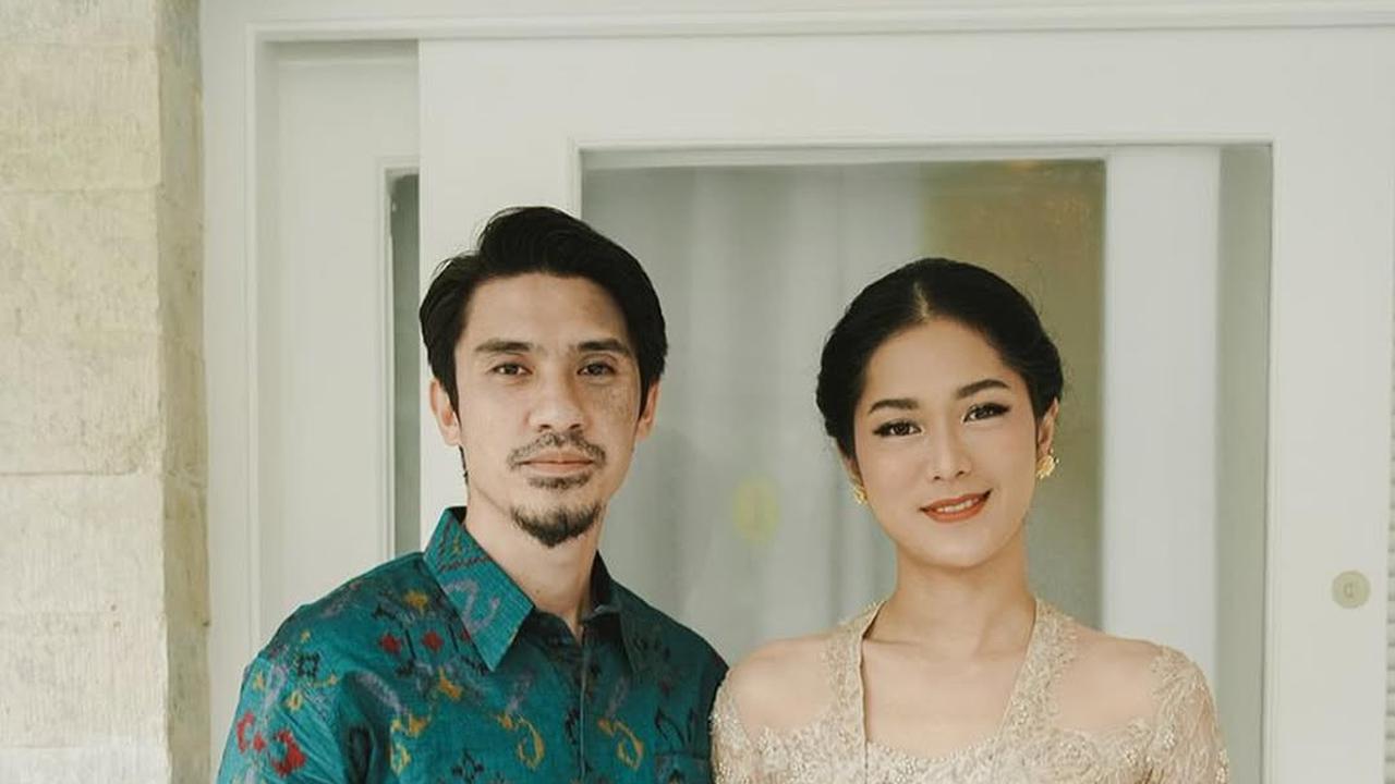 Inspirasi Model Kebaya Couple Modern untuk Acara Resmi dengan Gaya Tradisional Mewah Ala Prisia Nasution