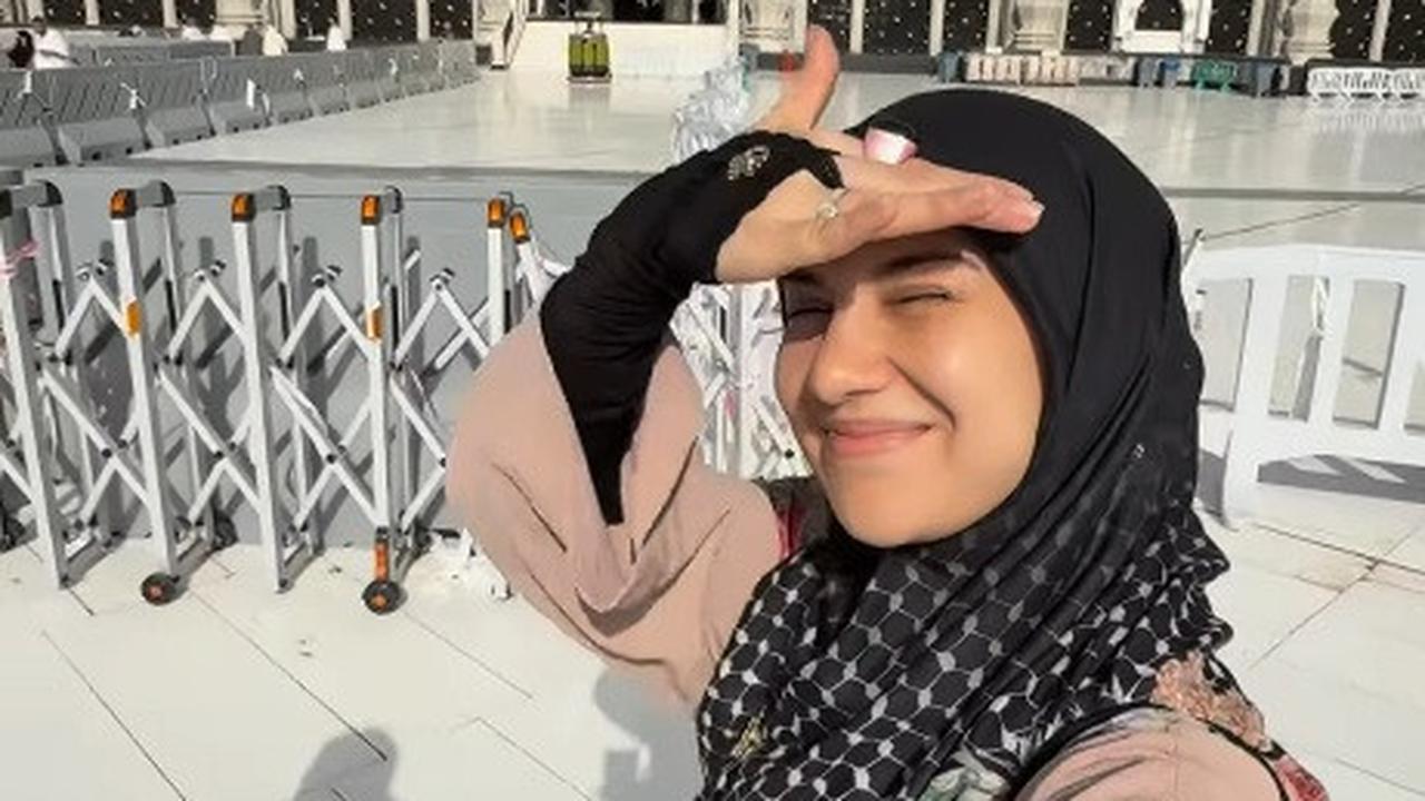 Berangkat Haji, Potret Irish Bella Sudah Berada di Tanah Suci - Didoakan Lancar dan Mabrur