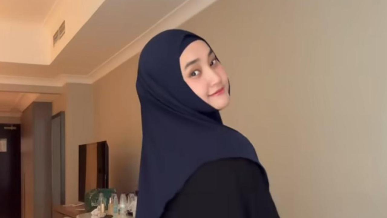 Perjalanan Penuh Syukur Fatin Shidqia Jalani Umrah di Bulan Suci Ramadan, Intip Potret Cantiknya
