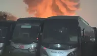 50 Bus Sinar Jaya Terbakar, Ledakan Terdengar Berkali-kali