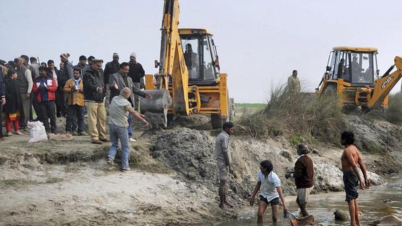 104 Jasad Mengambang di Sungai Gangga Timbulkan Bau Tak Sedap